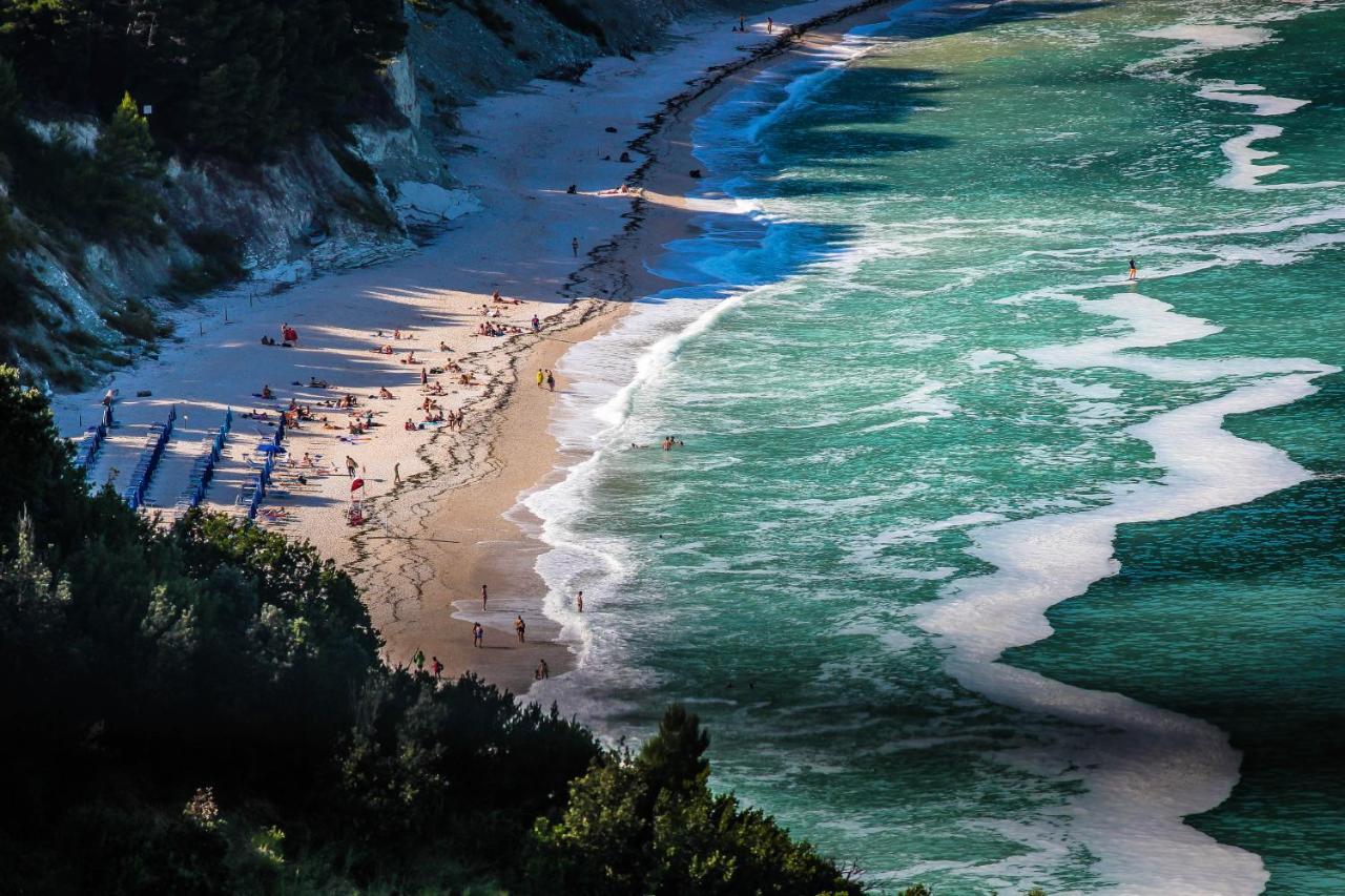 Affittacamere Caletta Del Conero Numana Bagian luar foto